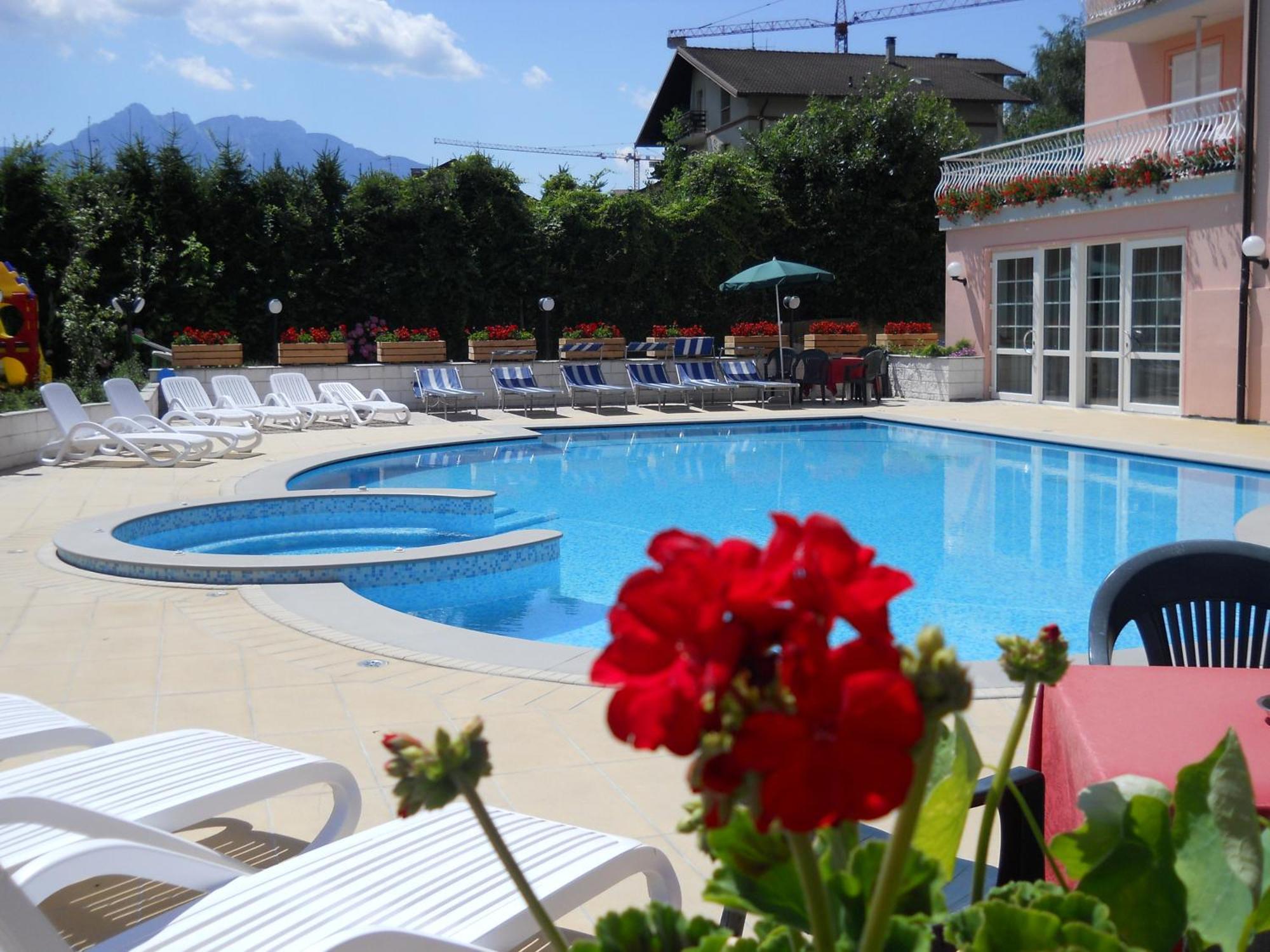 Hotel Bellaria Левико-Терме Экстерьер фото