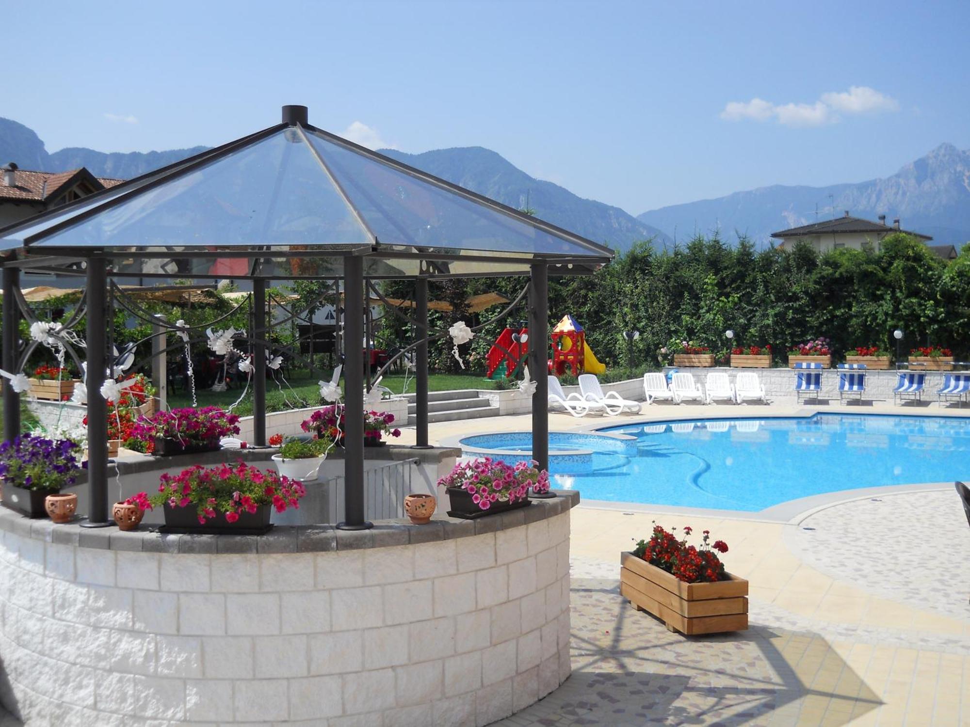 Hotel Bellaria Левико-Терме Экстерьер фото