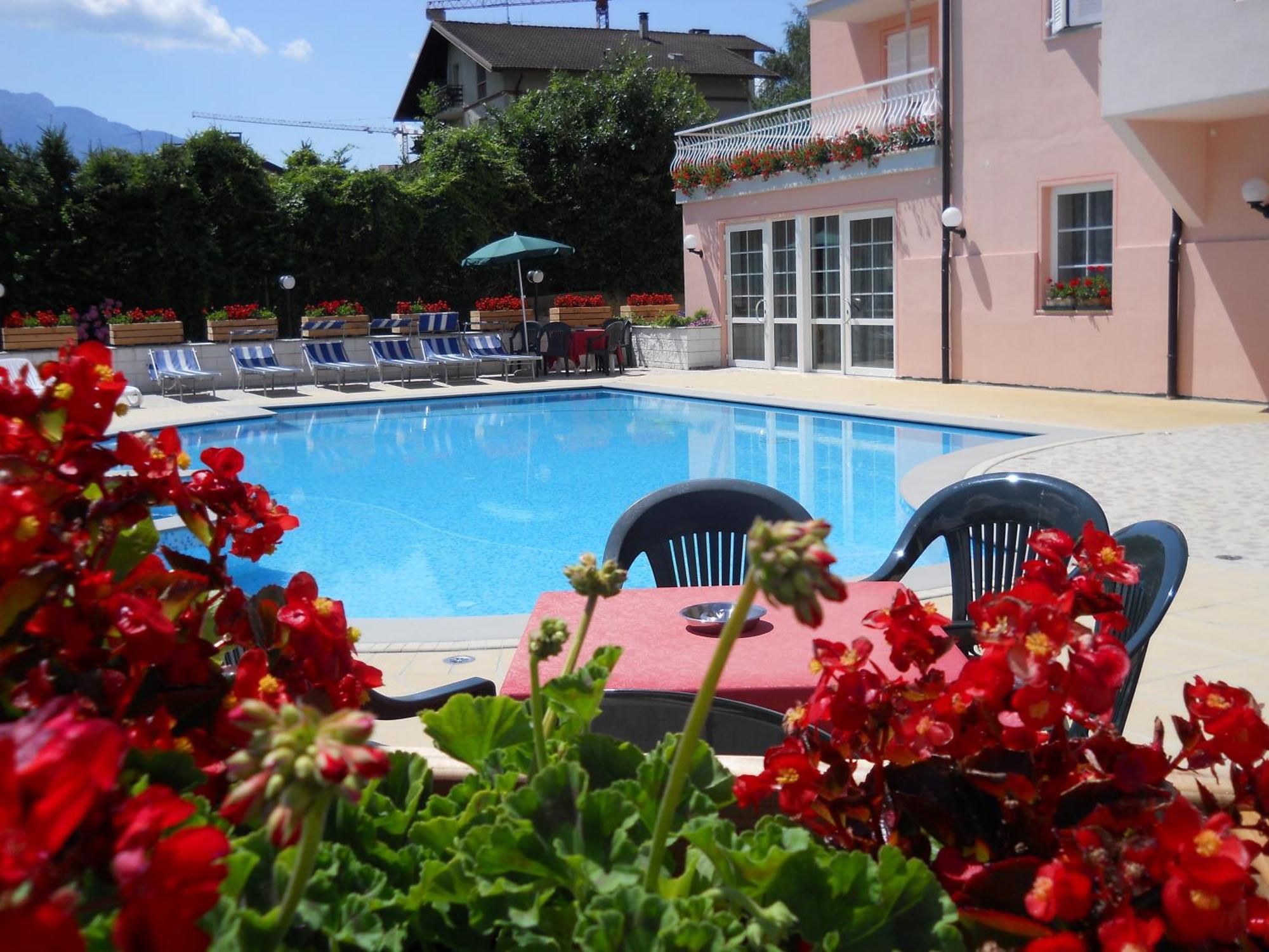 Hotel Bellaria Левико-Терме Экстерьер фото