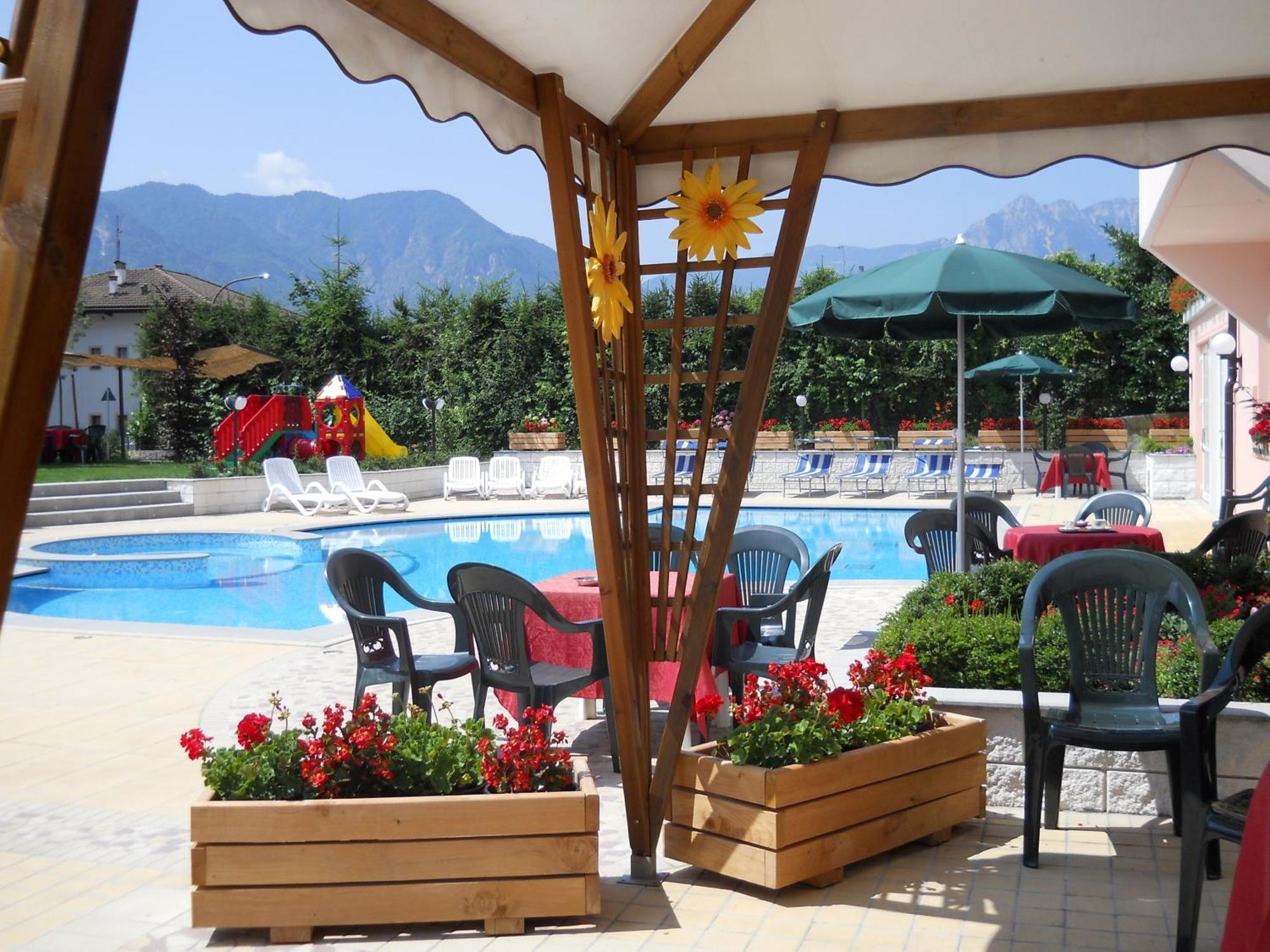 Hotel Bellaria Левико-Терме Экстерьер фото